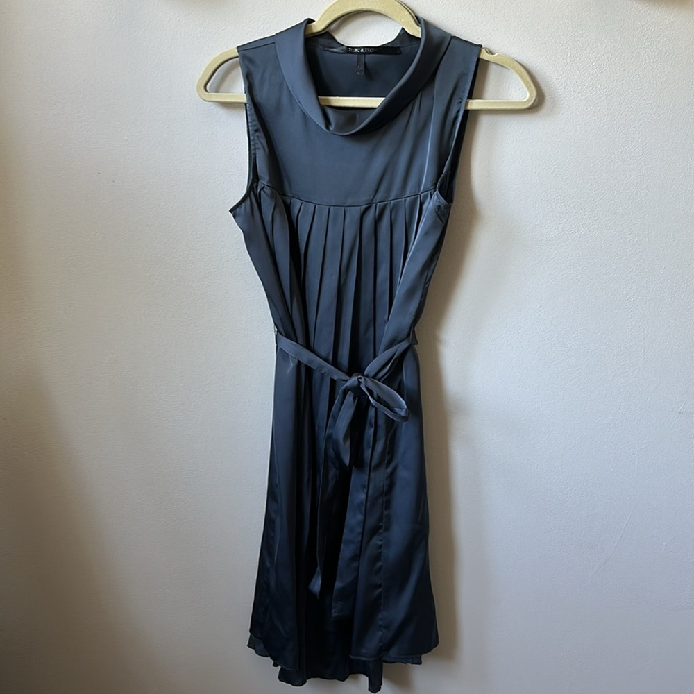 Mac and Jac size M waist tie dress with pleats.